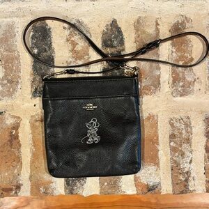 🐭✨ Limited Edition Disney X Coach Minnie Mouse Kitt Crossbody Bag! 🖤